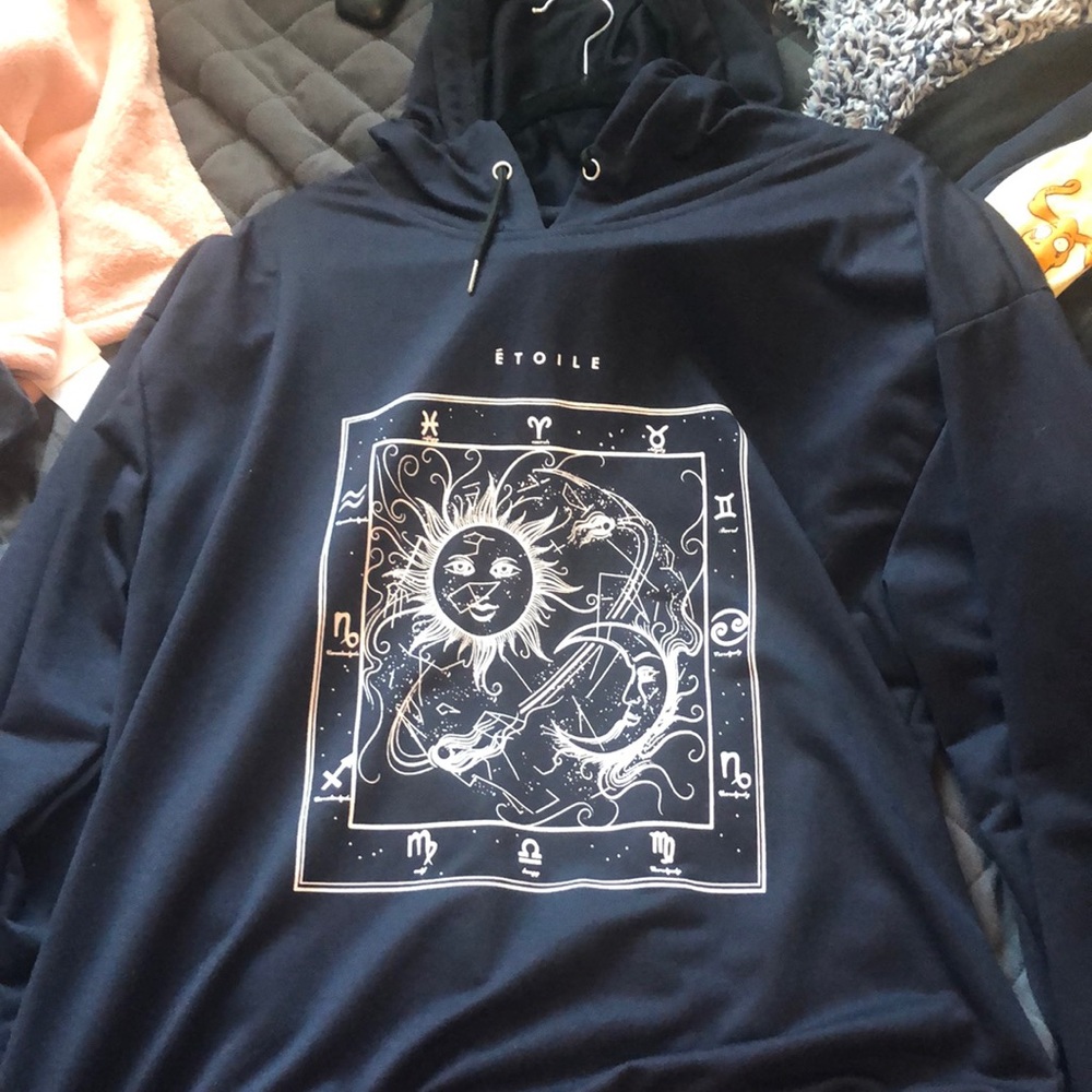 Shirt/Hoodie